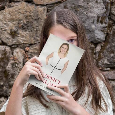 Učebnice sebelásky | Lucie Kolaříková