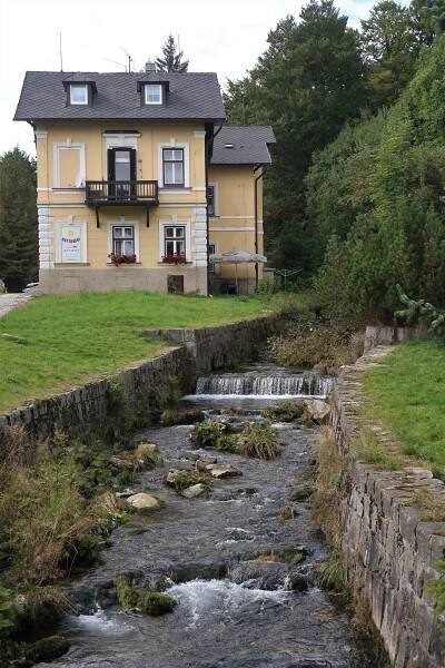 Soubor:Karlova Studánka, Bílá Opava.jpg