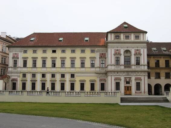 Soubor:Michnuv palac 2.jpg – Wikipedie