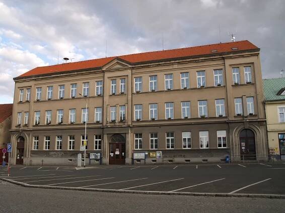 Kostelec nad Černými lesy – Wikipedie