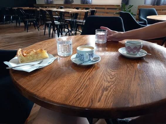 Fotogalerie • Děravý kotlík (Kaffeehaus) • Mapy.com
