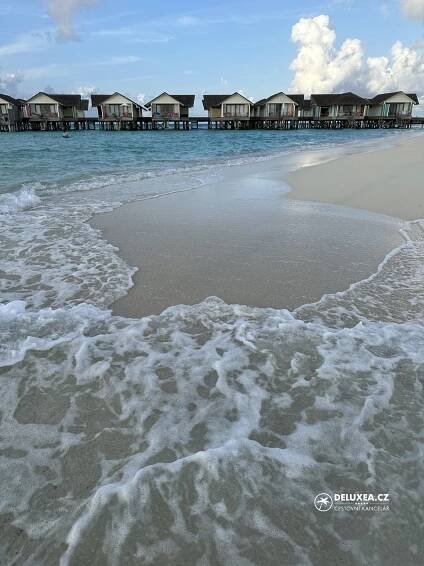 Recenze hotelů na Maledivách: Cora Cora Maldives***** a Dusit Thani***** - DELUXEA