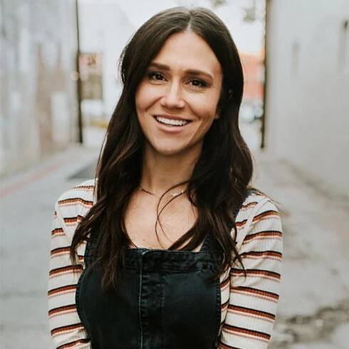 October 10: Super Lovely and Relatable “Momhood” Content Creator, Nicole Story Dent