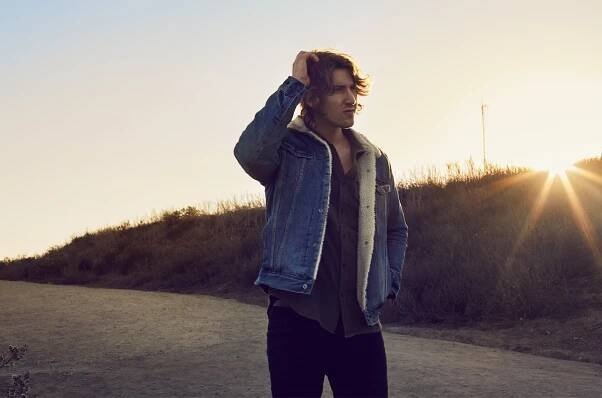 Dean Lewis Named 'Up Next' Artist, 'Be Alright' No. 1