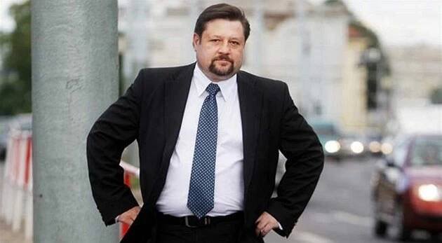 Poslanec Wolf přeběhl k Topolánkově vládě a úřady mu odpustily miliony
