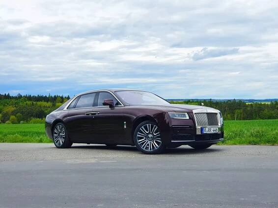 Rolls-Royce Ghost prostě není obyčejné auto. Toto jsou promyšlené detaily, které to dokazují