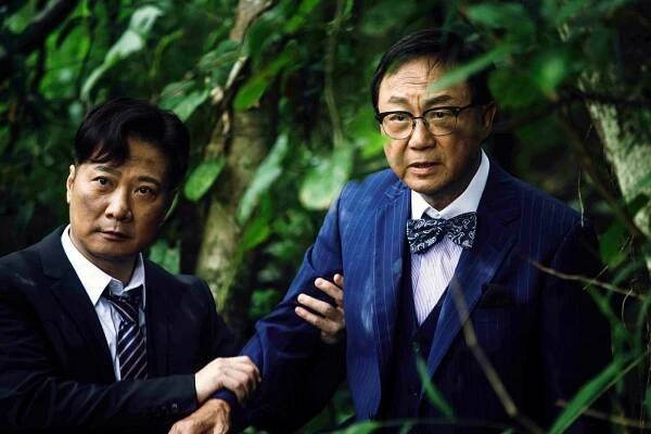 Ka-lok Chin, Michael Hui - Zong shi you ai zai ge li - Z filmu