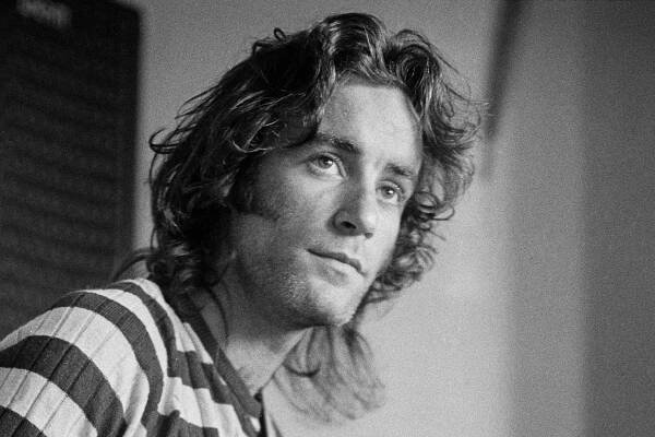 Bob Weston (1972-73) This guitarist played on the “Penguin” and “Mystery to Me” albums, both released in 1973. But he got kicked to the curb after he had an affair with Mick Fleetwood’s then-wife, former model Jenny Boyd.
