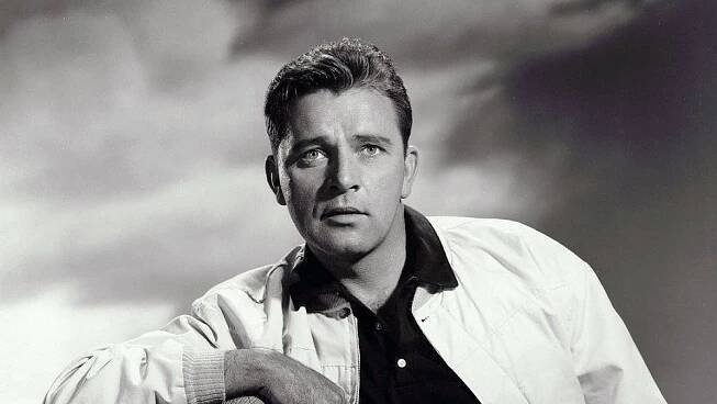 Richard Burton, někdejší manžel Elizabeth Taylor, má hvězdu na hollywoodském Chodníku slávy - Super.cz