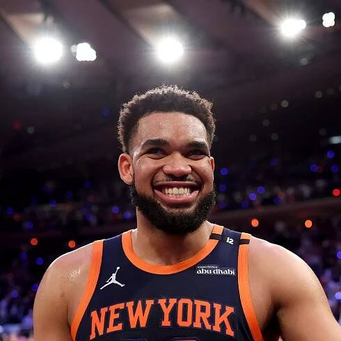 Karl-Anthony Towns laughs after Dawn Staley 'interviewed' for Knicks head coach role