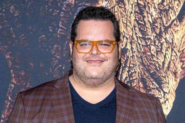 Josh Gad Reveals He Is 'Dealing with a Medical Emergency,' Has to Sit Out Broadway Show