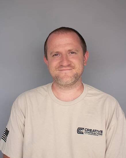  Travis Hudgel , Carpenter