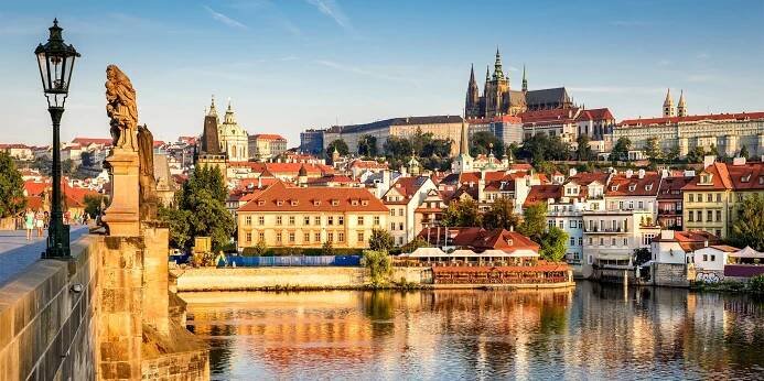Pohodový odpočinek ve 4* hotelu v Praze i se snídaní - Image 3