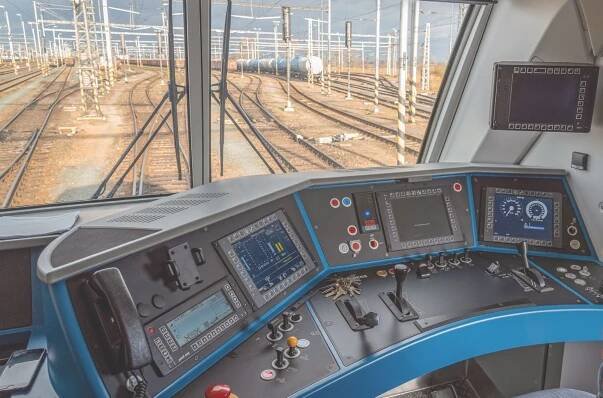 Příprava na výhradní spuštění ETCS: 1234 vlaků je vybaveno, 2000 strojvedoucích proškoleno | Kurzy.cz