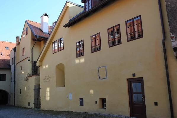 Místem zločinu se stal Český Krumlov. Zabili tam hoteliéra a lichváře v jednom