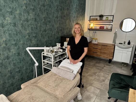 Kosmetická masáž obličeje a dekoltu - 25 minut za 490 Kč Hradec Králové Beauty Bar • Firmy.cz