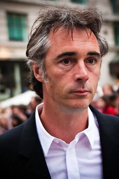 Greg Wise - Wikipedia