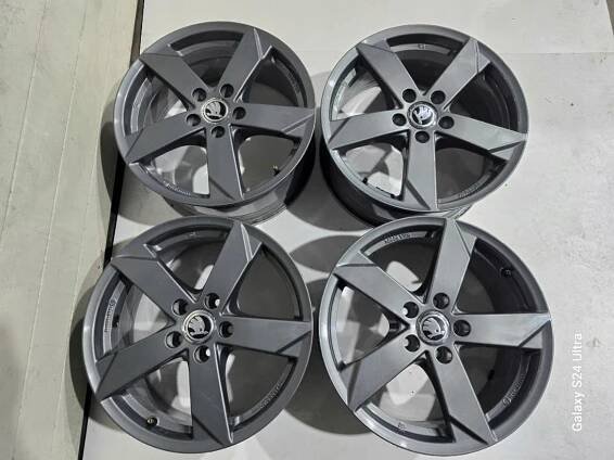 ALU KOLA SKODA SUPERB OCTAVIA YETI KAROQ KODIAQ 17"