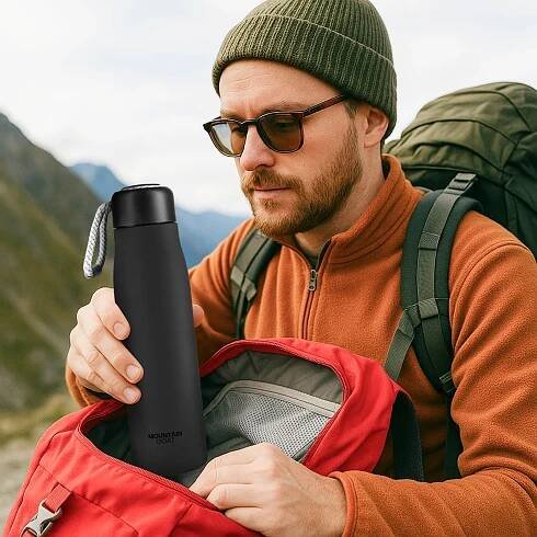 Termoláhev 540 ml s páskem černá Černá | OUTDOOROVÉ VYBAVENÍ \ TERMOSKY \ Termosky