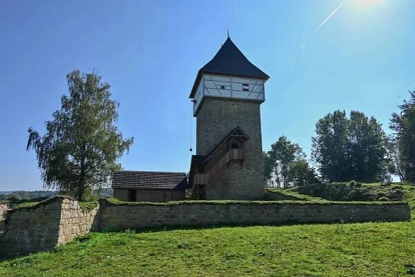 Středověká Tvrz Tichá Dolní Dvořiště - dřívější sídlo purkrabí