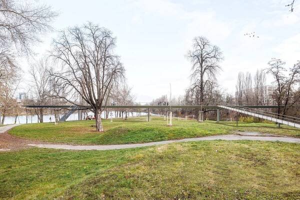 Výstava k lávce mezi Holešovicemi a Karlínem: Představí se všech 48 návrhů