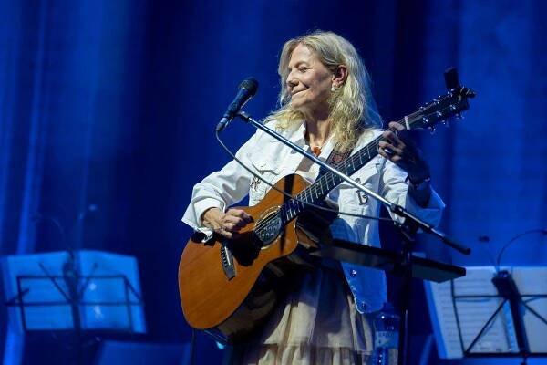 Lenka Filipová zpívala v Brně v několika jazycích, diváci ji odměnili standing ovation