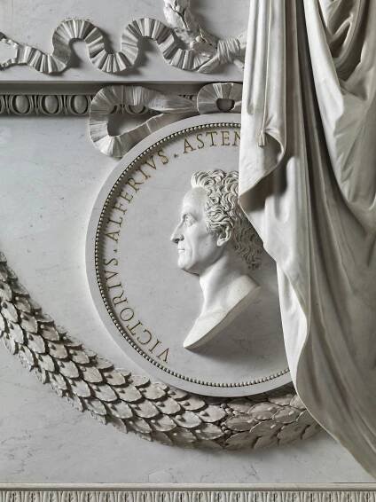 Antonio Canova, Portrait of Alfieri in a medaillon, detail of the monumental tomb of Vittorio Alfieri, 1804-10. Basilica of Santa Croce, south aisle
