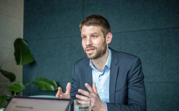 Michal Šimečka: V tejto vláde liberáli nakoniec vždy ustúpili konzervatívcom. To sa musí zmeniť (Rozhovor)