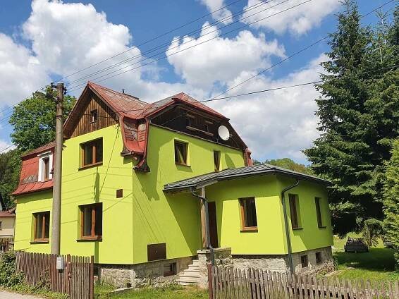 Pohled ze předu - pronájem rekreačního domu Merklín - zvětšit
