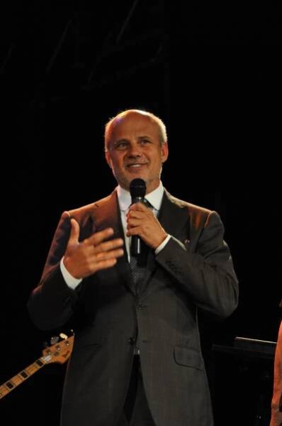 Soubor:Jiří-Suchý--Jitka-Molavcová--Michal-Horáček--Brno2011z.jpg – Wikipedie