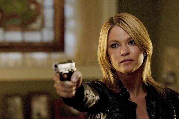 Nicki Aycox - Dark Blue - Betsy - Z filmu