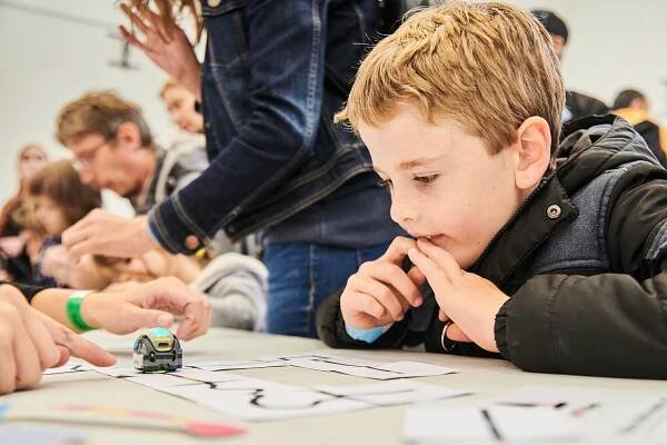 FEL ČVUT o víkendu představila své kreativní projekty na festivalu Maker Faire Prague