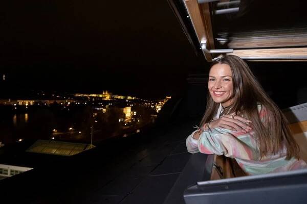 Hvězda Sladkého mámení Aneta Vrzalová ukázala byt: Podkrovní oáza klidu!