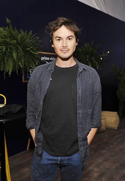'Pretty Little Liars’ Cast Dating History: Lucy Hale, More