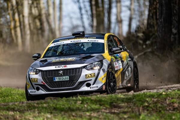 Rally Šumava Klatovy – skvělá podívaná do posledního kilometru a start Peugeot Rally Cupu | MOTORVIZE.cz