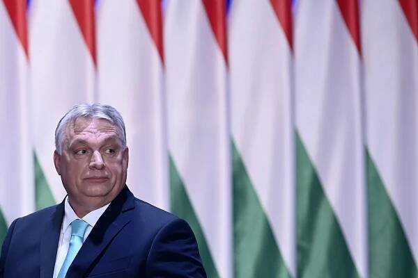 Ukrajina je finančně neexistující stát. Utlačuje Maďary, prohlásil Orbán