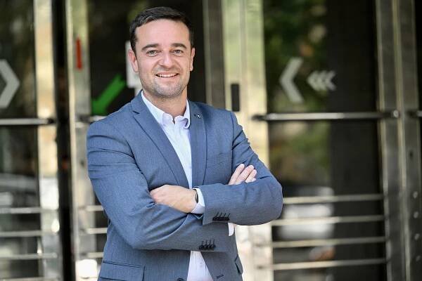 Z obchůdků se kvůli zálohovaným PET stanou skladiště odpadků, varuje Březina