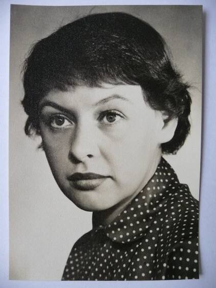 Irena Kačírková - herečka - Pohlednice