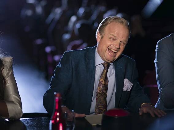 Sherlock - Skomírající detektiv - Z filmu - Toby Jones