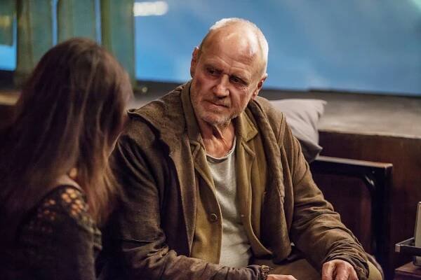 Dominion - The Longest Mile Home - Z filmu - Alan Dale