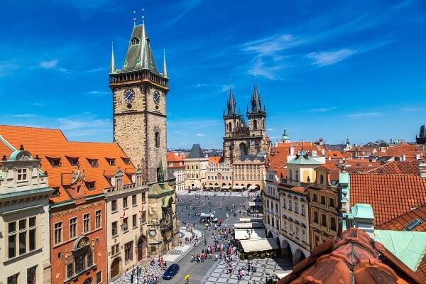 Tajuplné tunely, unikátní kluby i výlety do historie. Dovolenou v Praze si užijete