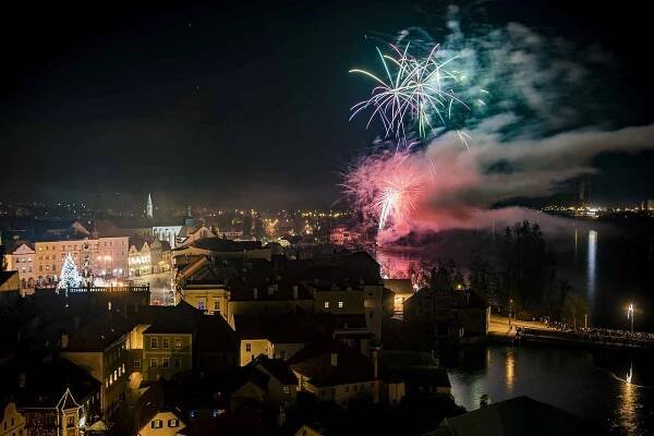 Hradec zakázal pyrotechniku na veřejnosti. Z nové vyhlášky ale jsou i výjimky