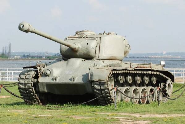 Soubor:Tanks at the USS Alabama - Mobile, AL - 001.jpg – Wikipedie