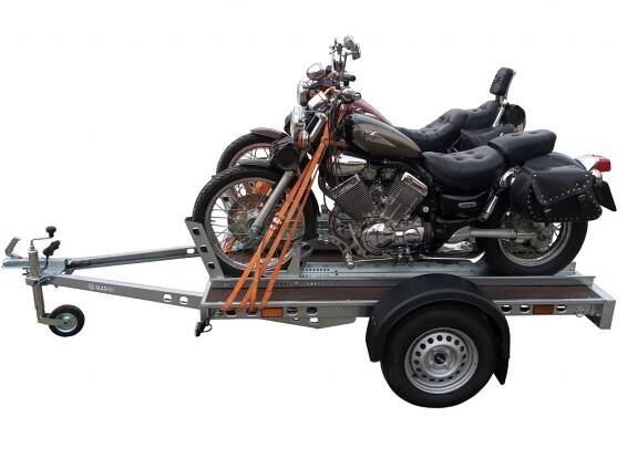 Přepravník motorek, skůtrů, přívěsný vozík s držáky motocyklů