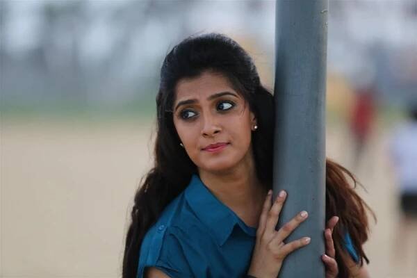 Varalaxmi Sarathkumar - Echarikkai Idhu Manithargal Nadamadum Idam - Z filmu