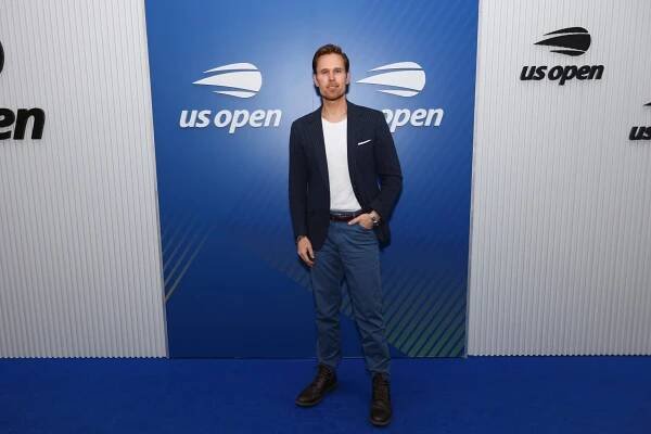 Dan Amboyer walks the blue carpet at the 2025 US Open, Wednesday, Aug. 20, 2025 in Flushing, NY. (Michael LeBrecht/USTA)