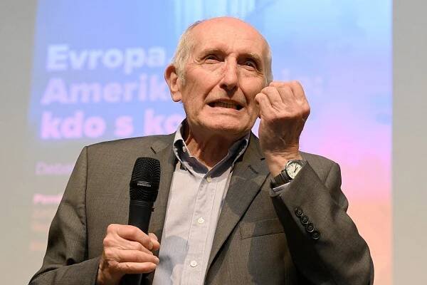 Evropa neumí absorbovat lidi. Čína Západu vykradla krám, míní profesor Smil