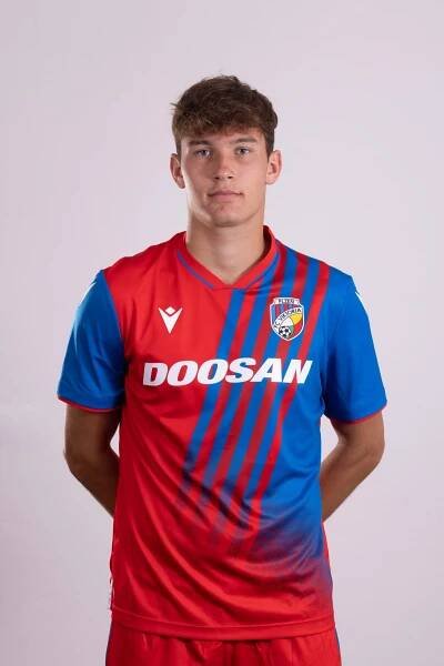 Tomas Vach #0
