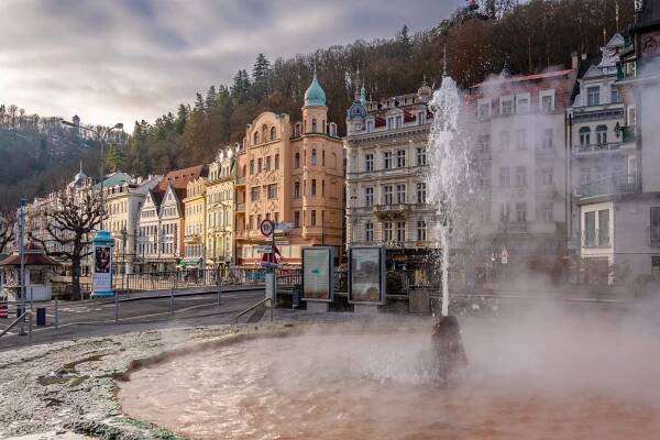Foto point jako okno do Karlových Varů