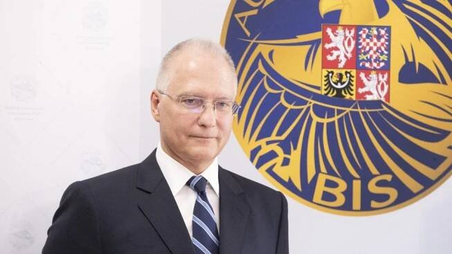 Martin Fendrych: Pokud vláda přidá vojákům a policistům, musí zvýšit platy i špionům BIS | Plus